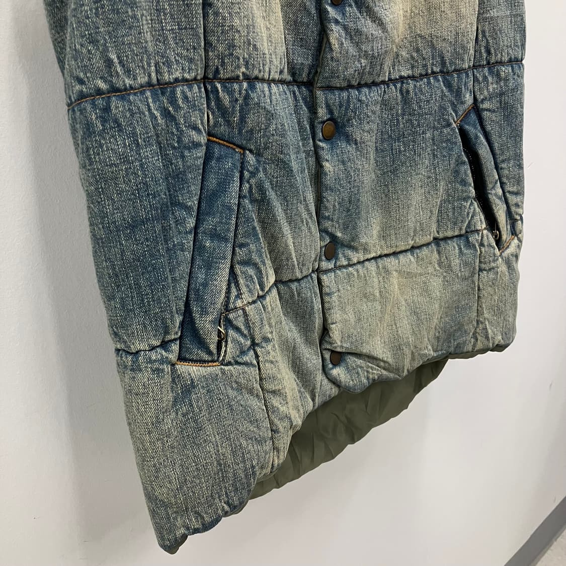 Kolor 컬러 비콘 빈티지 워싱 데님 다운 베스트  상품이미지6