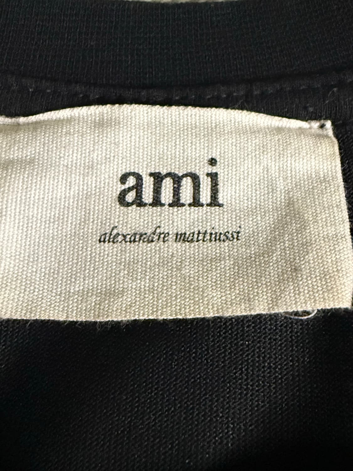 [AMI] 아미 스몰 로고 반팔 블랙 상품이미지2