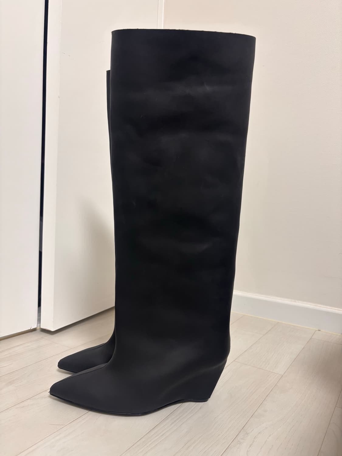 Yeezy robber boots 상품이미지4