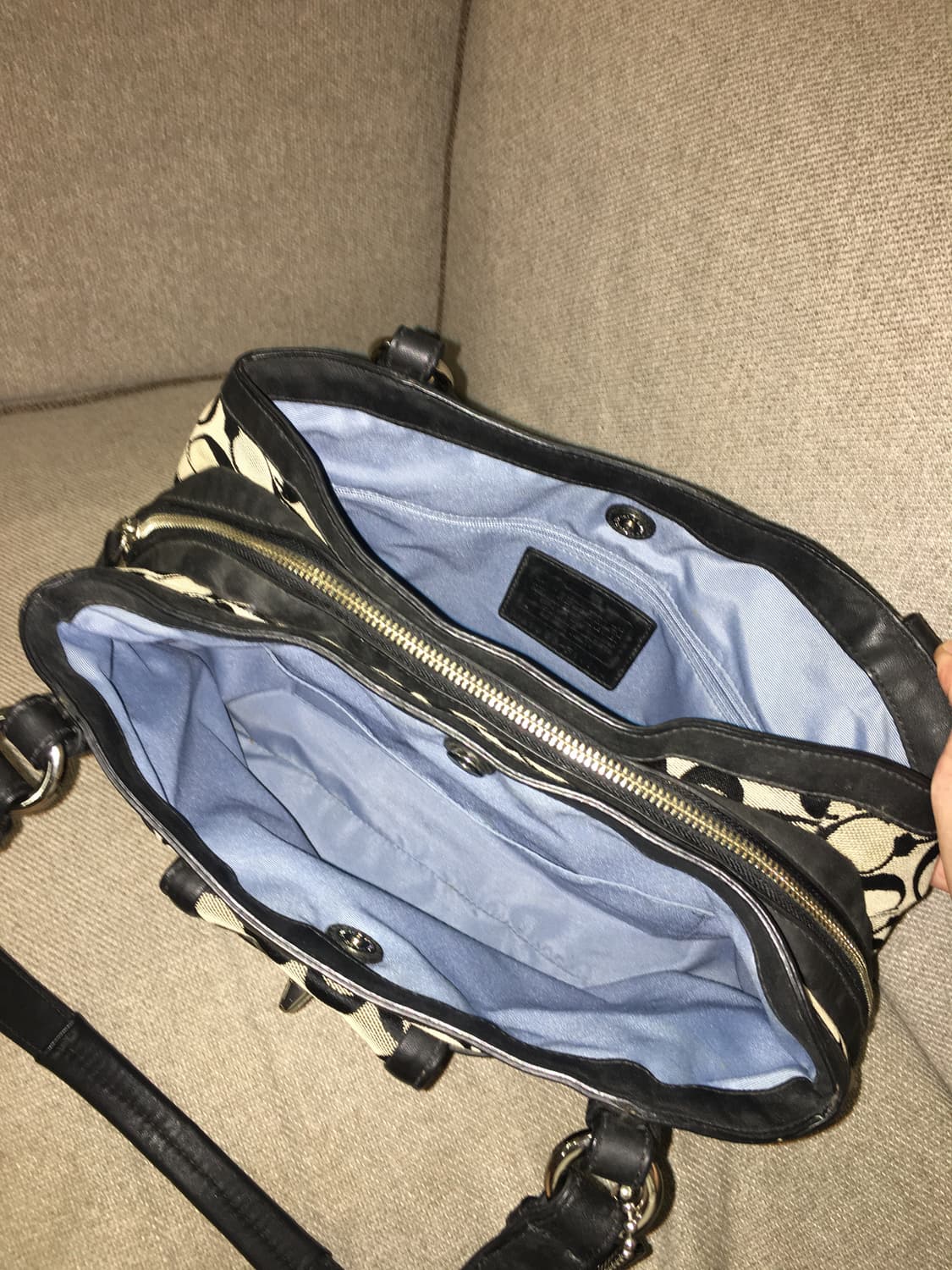 Coach Signature Shoulder Bag 상품이미지3