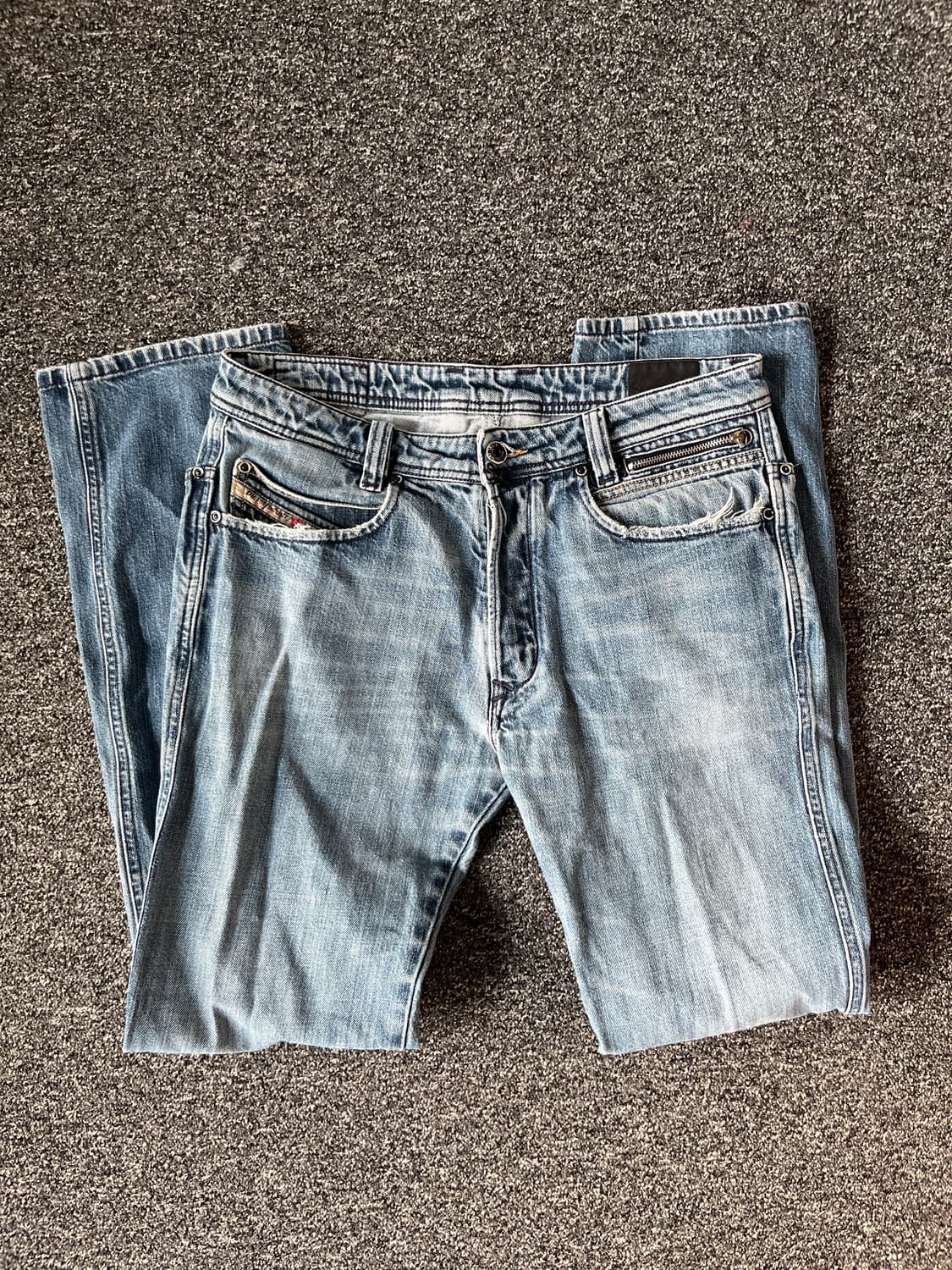 DIESEL 디젤 지퍼 스터드 디테일 청바지 W31 L32 상품이미지1