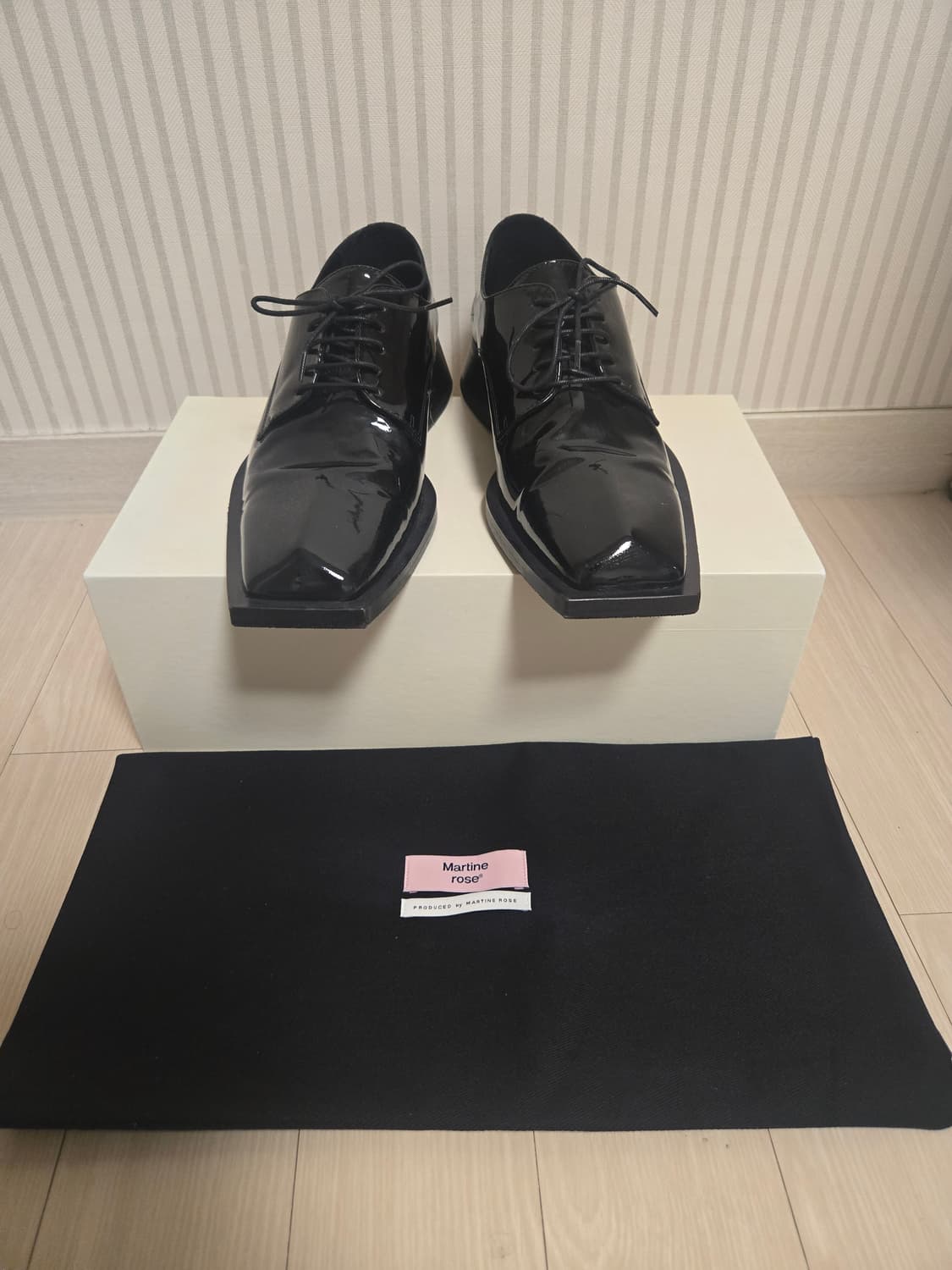 (42) 마틴로즈 삼각 스퀘어토 페이던트 더비 상품이미지1