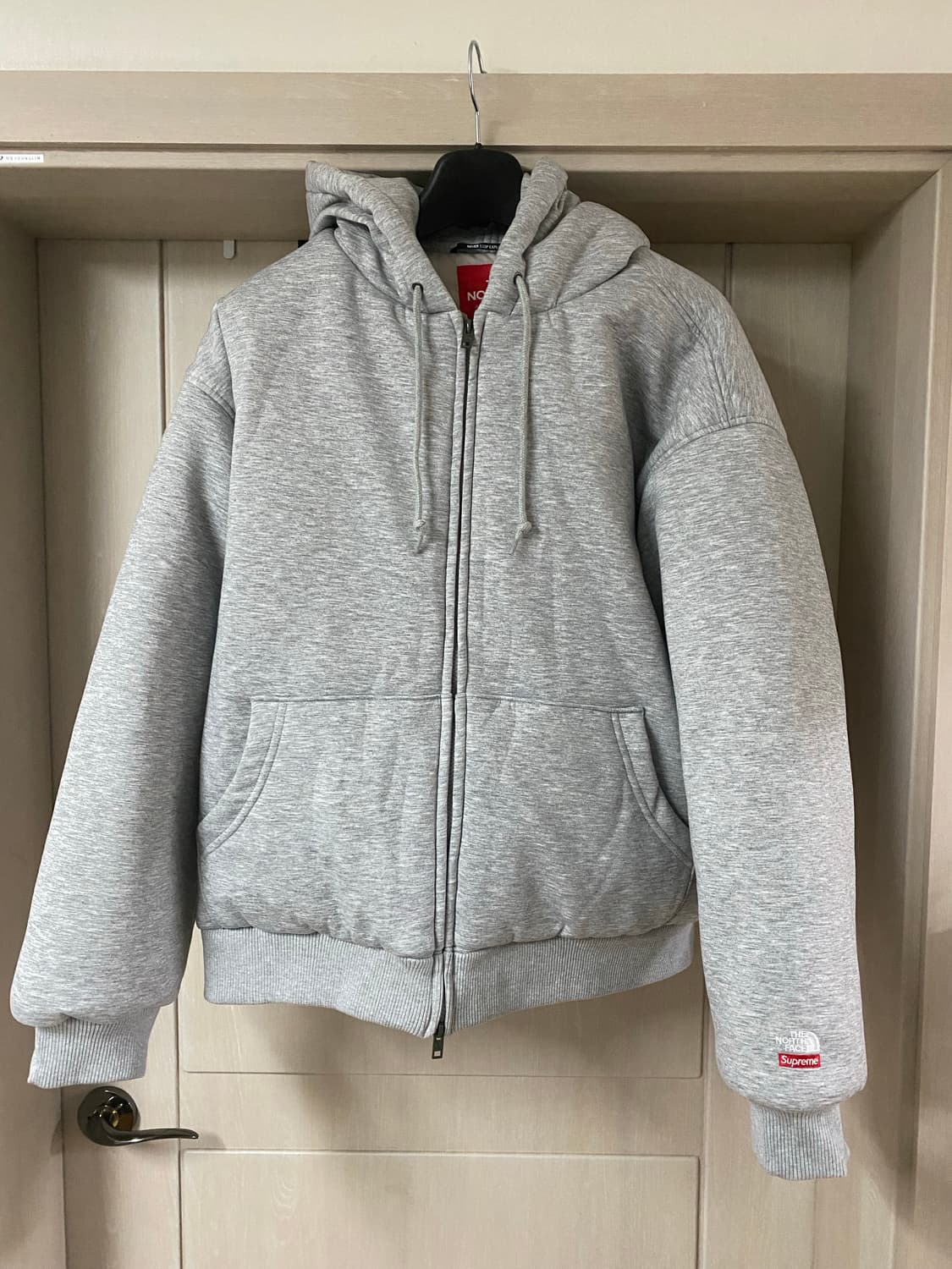 슈프림 노스페이스 다운 후드 패딩  상품이미지1