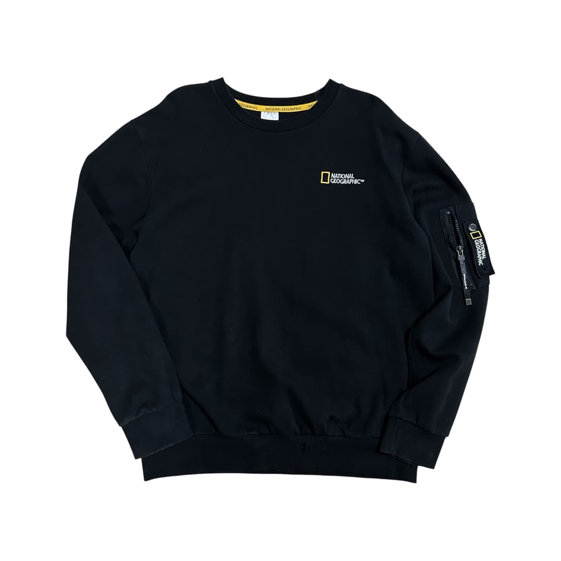 네셔널지오그래픽 미니멀 블랙 맨투맨 상품이미지1