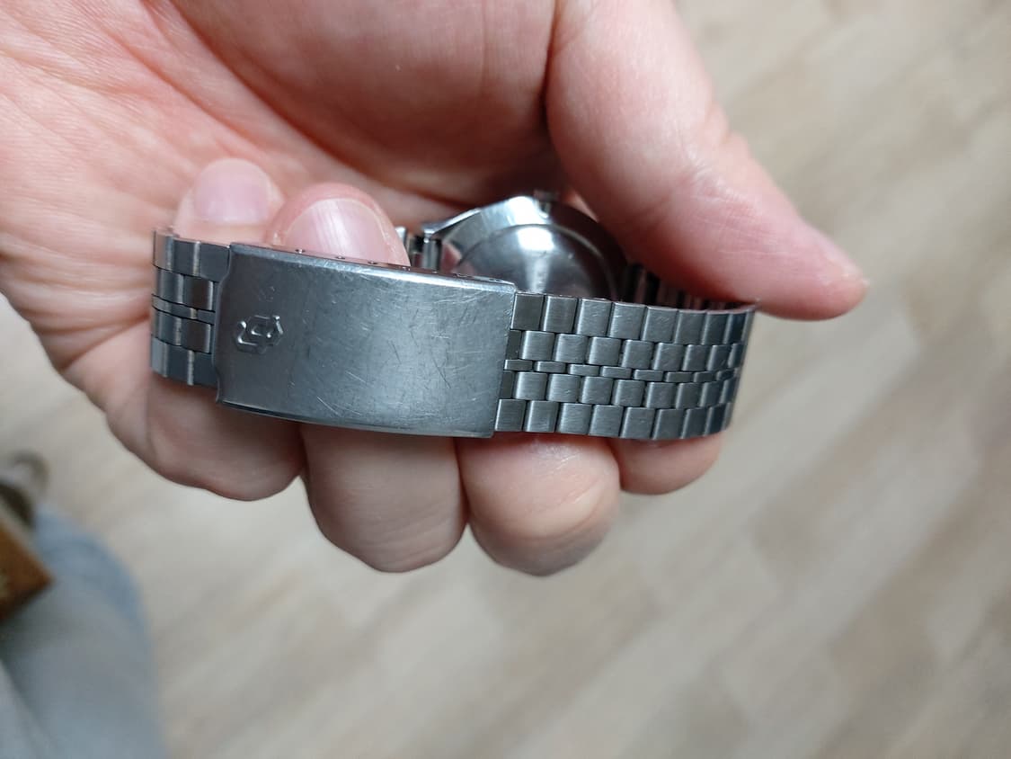 깔끔한 디자인의 세이코 엠블럼 쿼츠 남성용 시계 상품이미지3