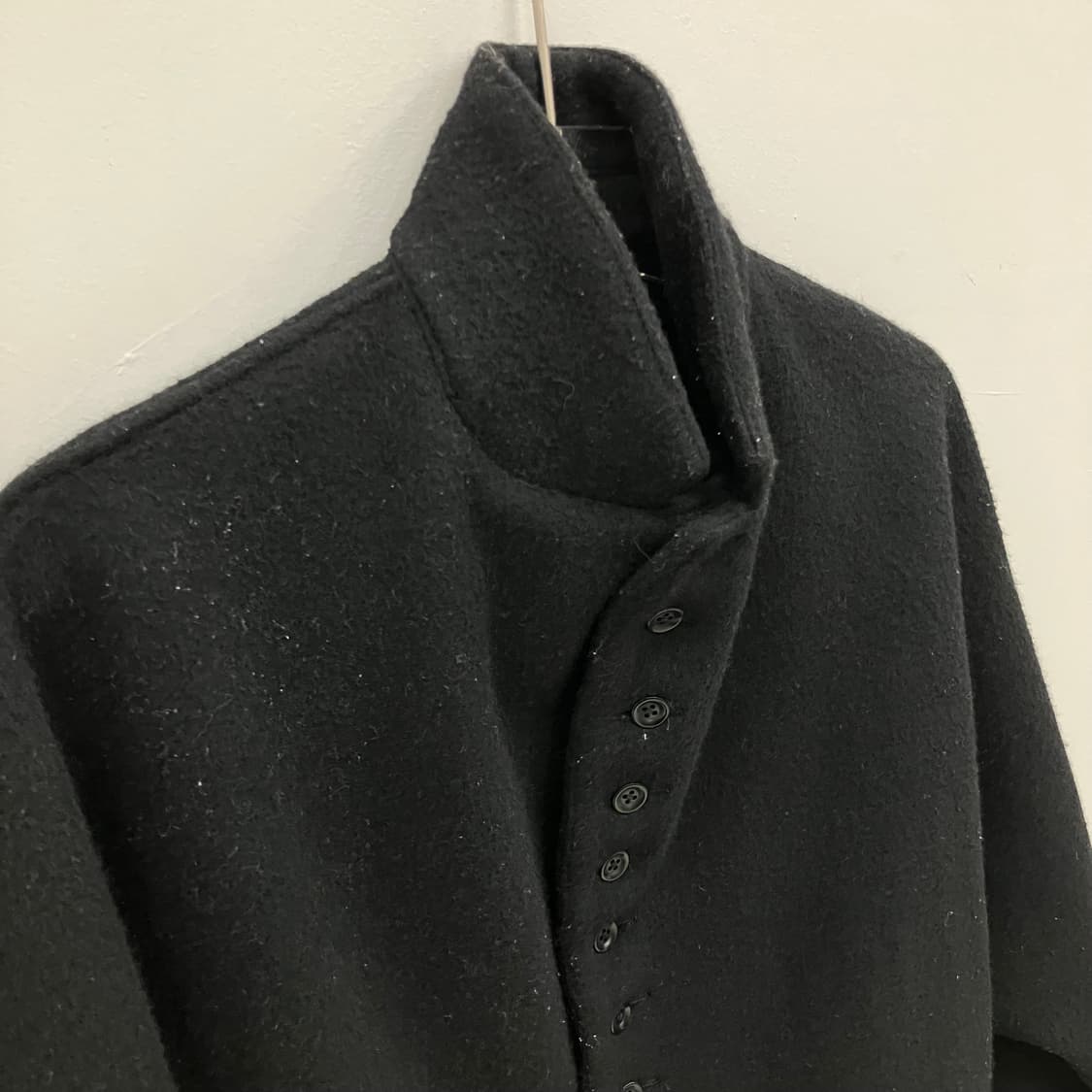 캐피탈 블랙 울 버튼 자켓 상품이미지4