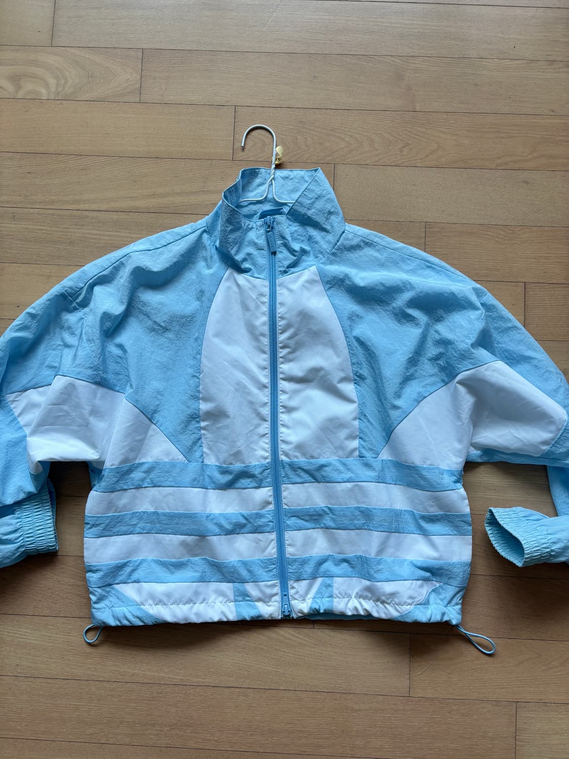 아디다스 하늘색 바람막이 새상품 상품이미지1