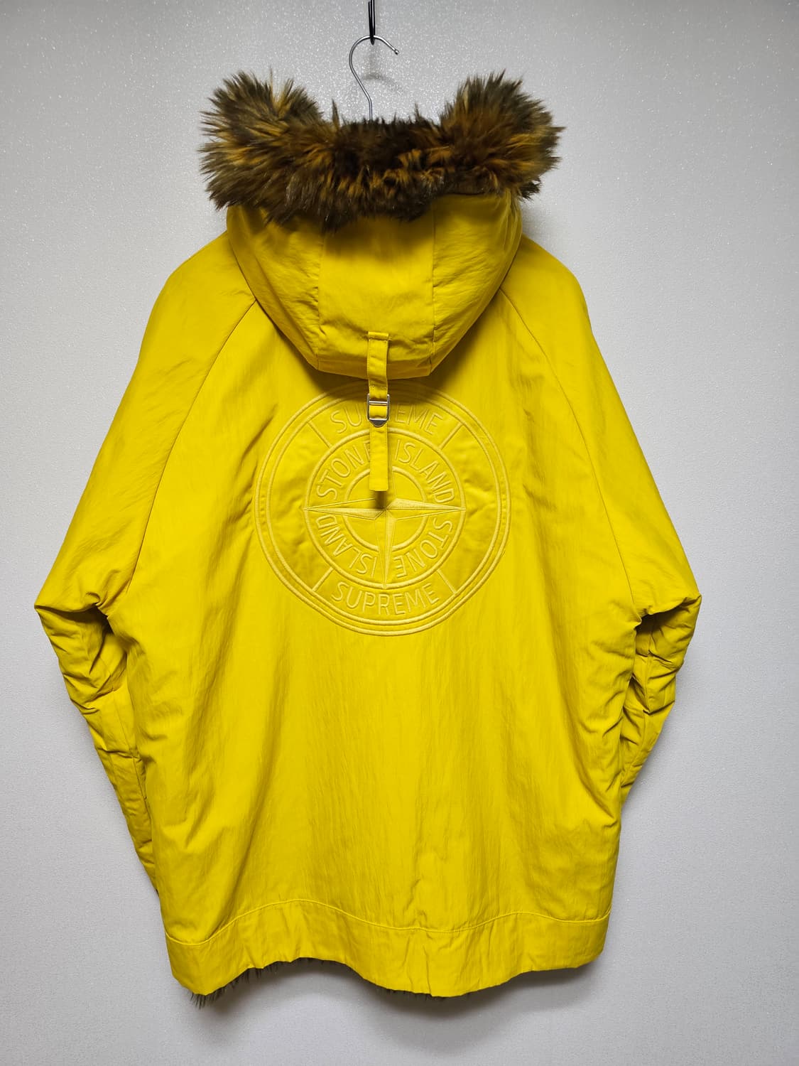슈프림 x 스톤 아일랜드 포뮬러 스틸 리버시블 포우 퍼 파카 상품이미지2