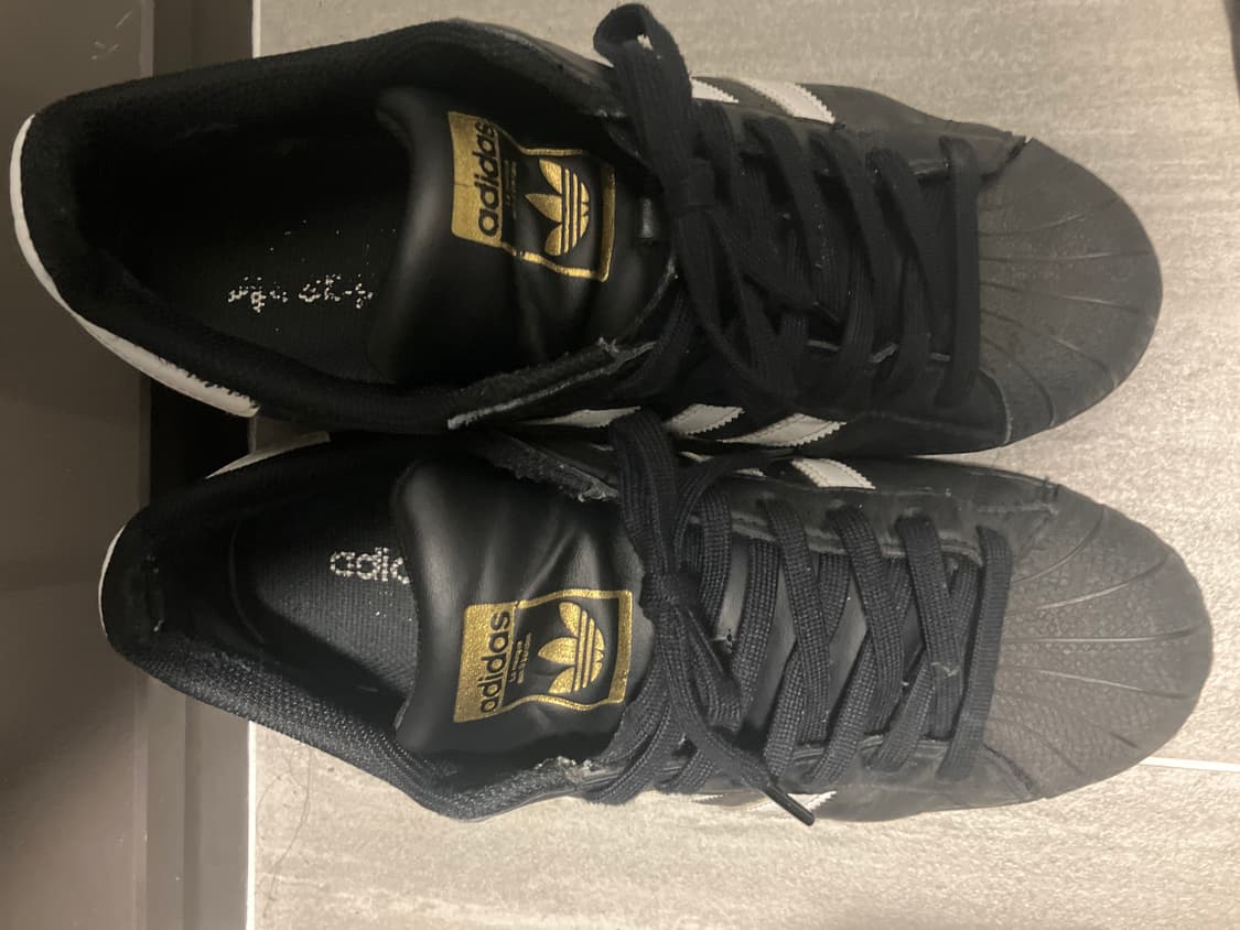 아디다스 슈퍼스타 블랙 280사이즈 팔아요 상품이미지1