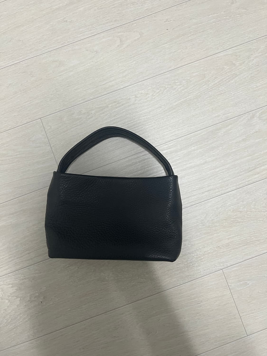 블랙 레더 토트백 상품이미지1