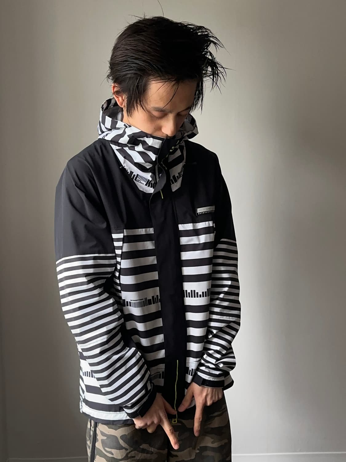 New Balance Golf 이레귤러 스트라이프 윈드 브레이커 상품이미지3