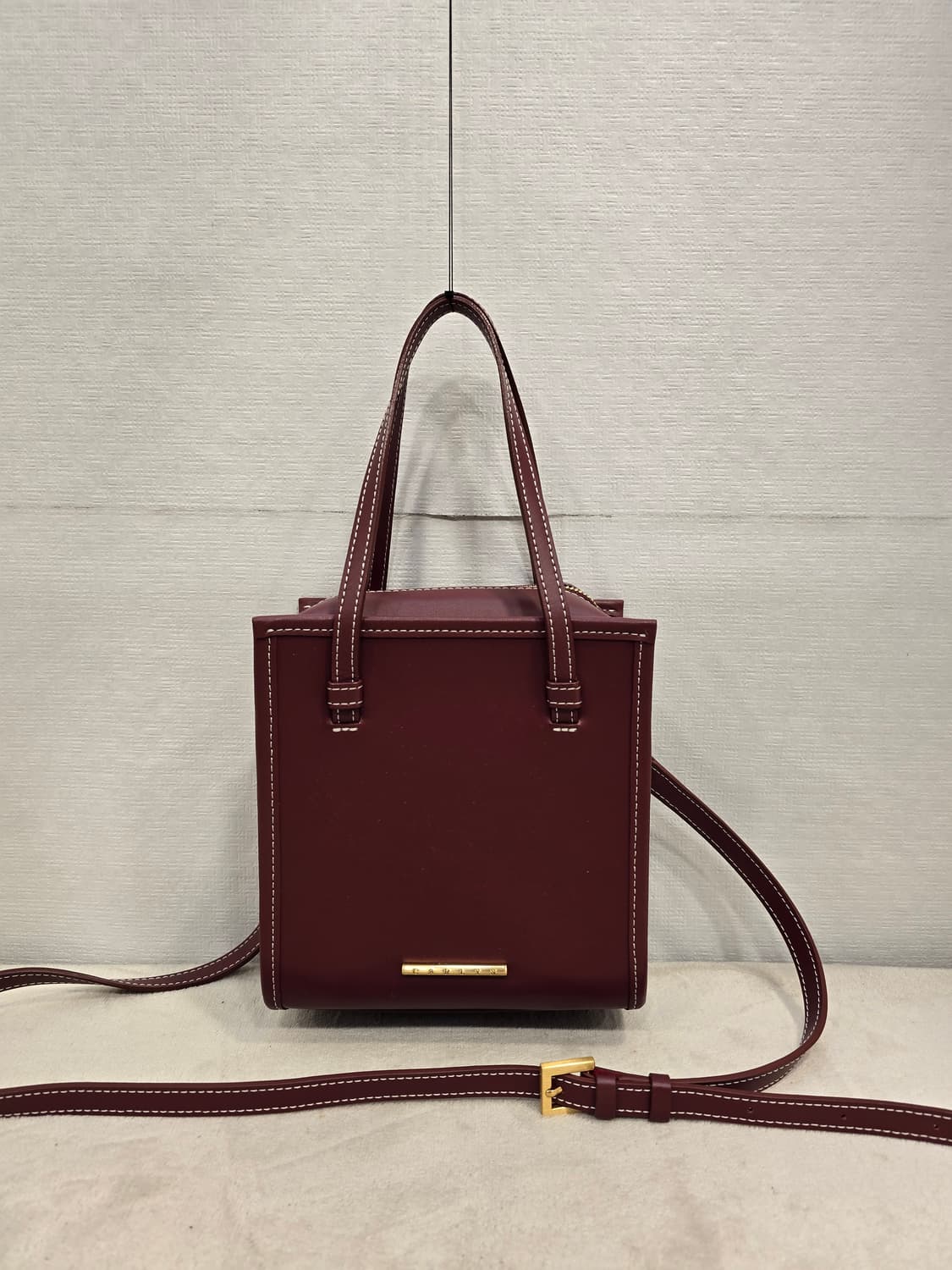 거의새거) 칼린 스퀘어백 미니 토트백 크로스백 버건디색 상품이미지1