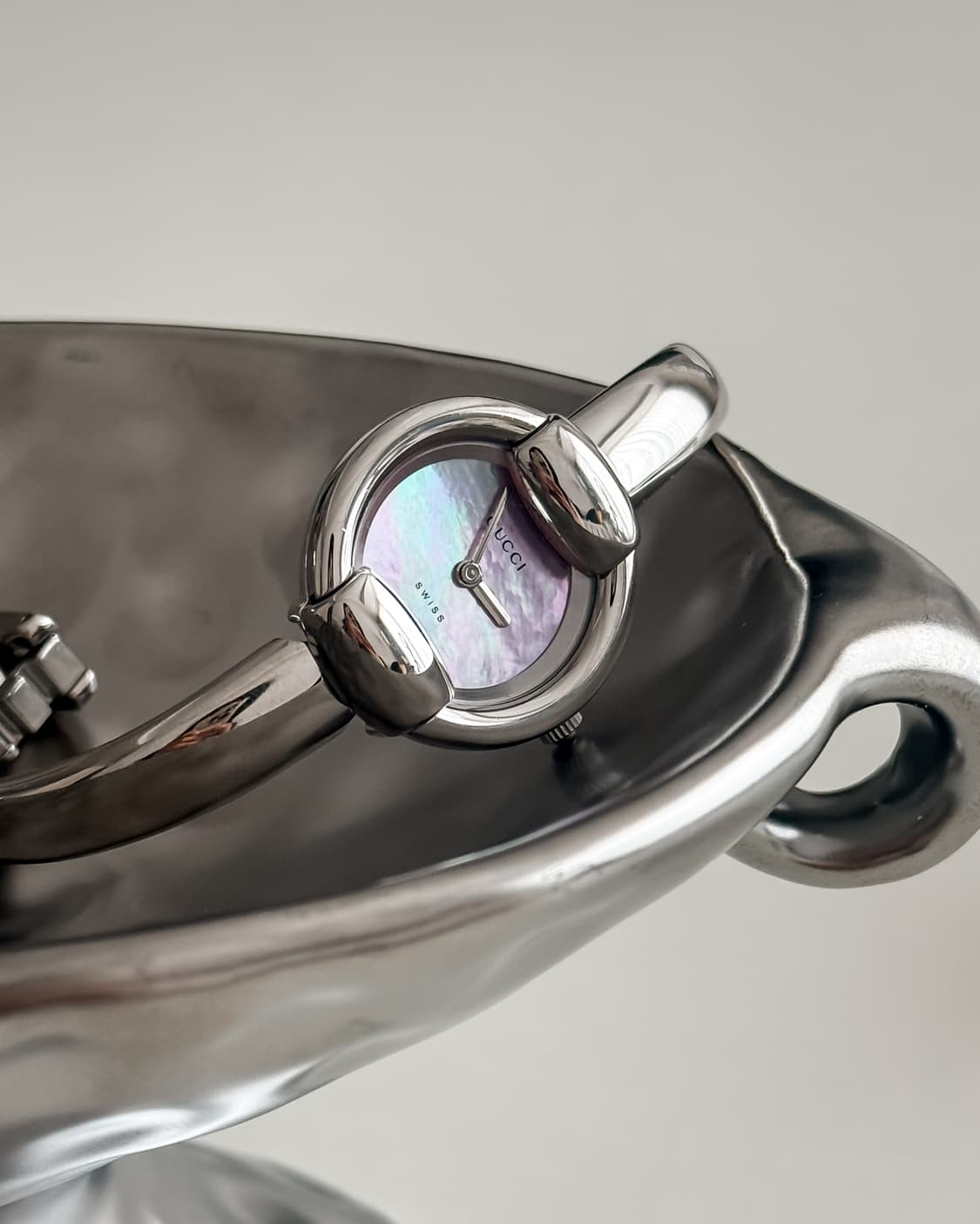 구찌 핑크 쉘 뱅글 시계 상품이미지4