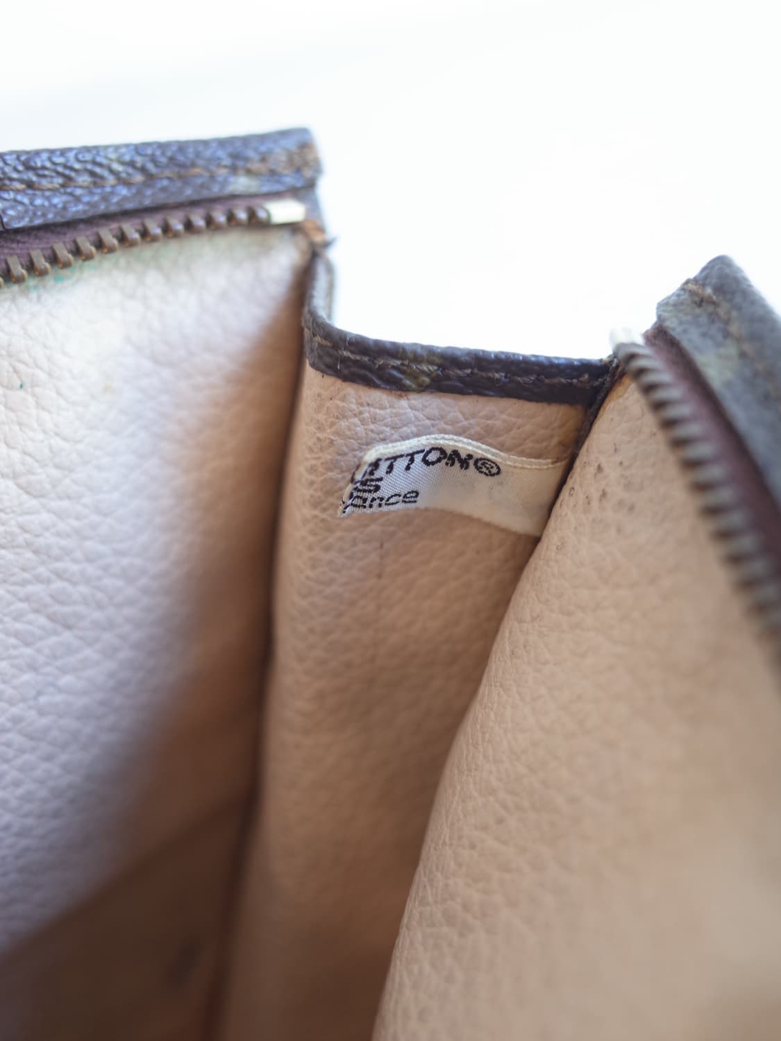 Louis vuitton 루이비통 레더 파우치백 상품이미지5