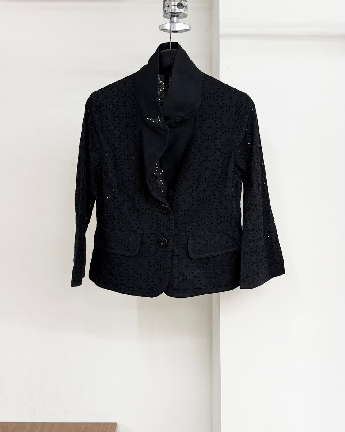 꾸레쥬 블랙 프로더리 엥글레이즈 블레이저 상품이미지1