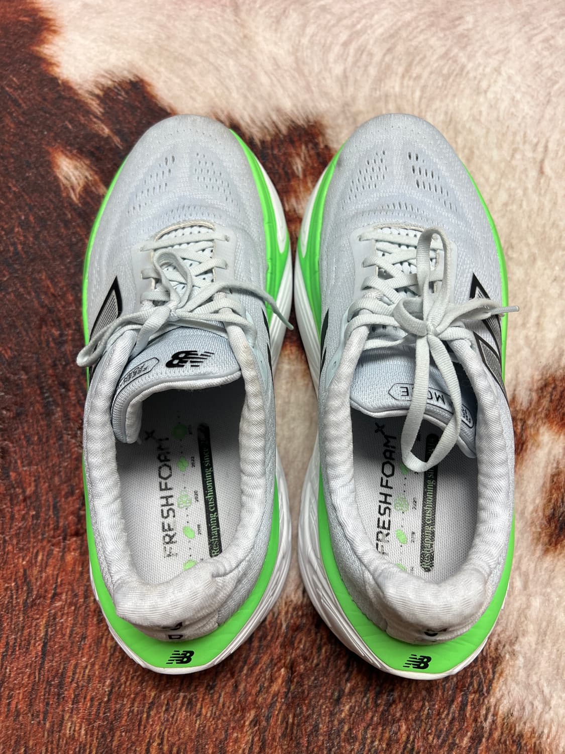 [290MM] 뉴발란스 프레쉬폼 모어 v5 러닝화 상품이미지5