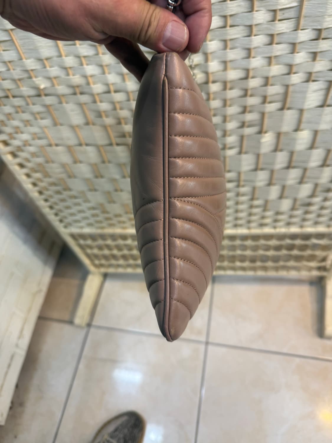 정품 프라다 다이어그램 퀄팅 클러치 크로스백 팝니다 상품이미지5