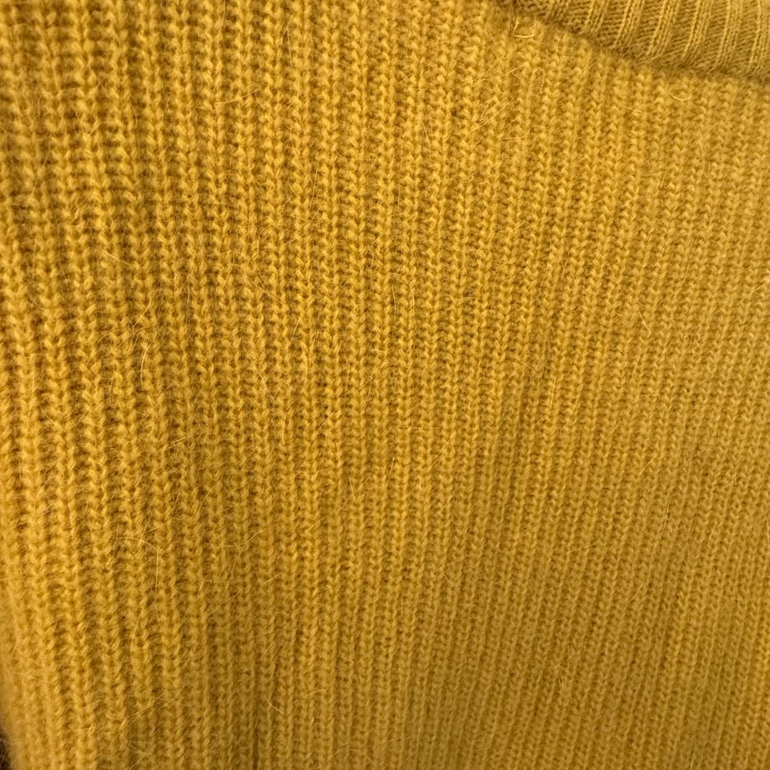 머스타드 포근 긴팔 니트 티셔츠 상품이미지3