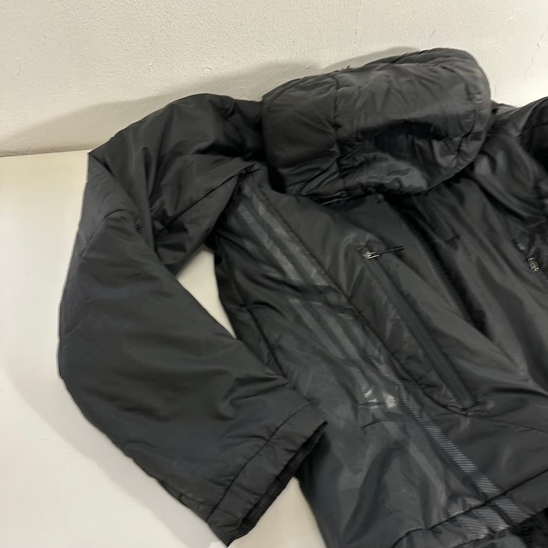 105 아디다스 블랙 FORMOTION 밴치파카 패딩 상품이미지4