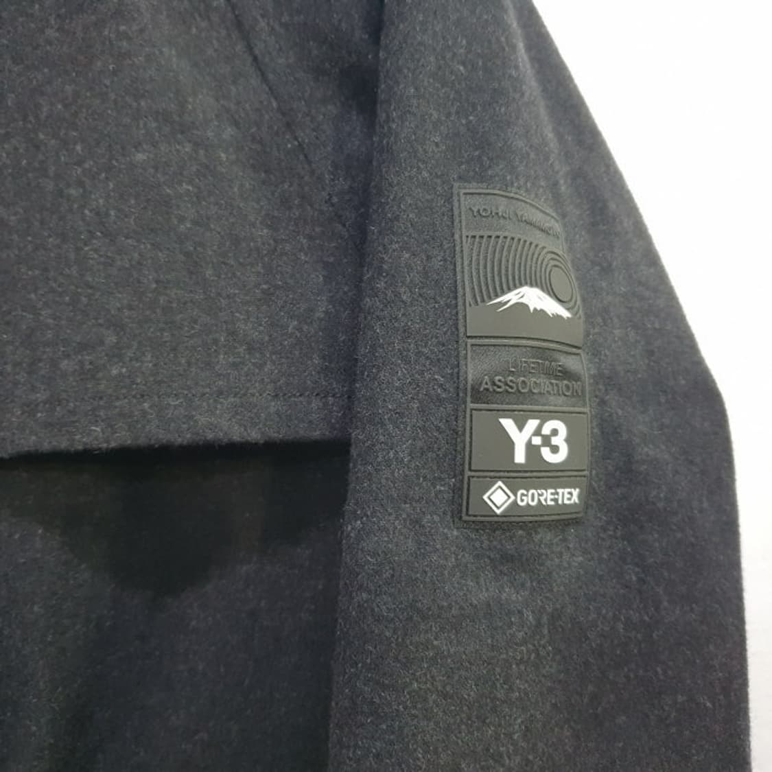 Y-3 요지야마모토 고어택스 패딩 반코트(100) 상품이미지3