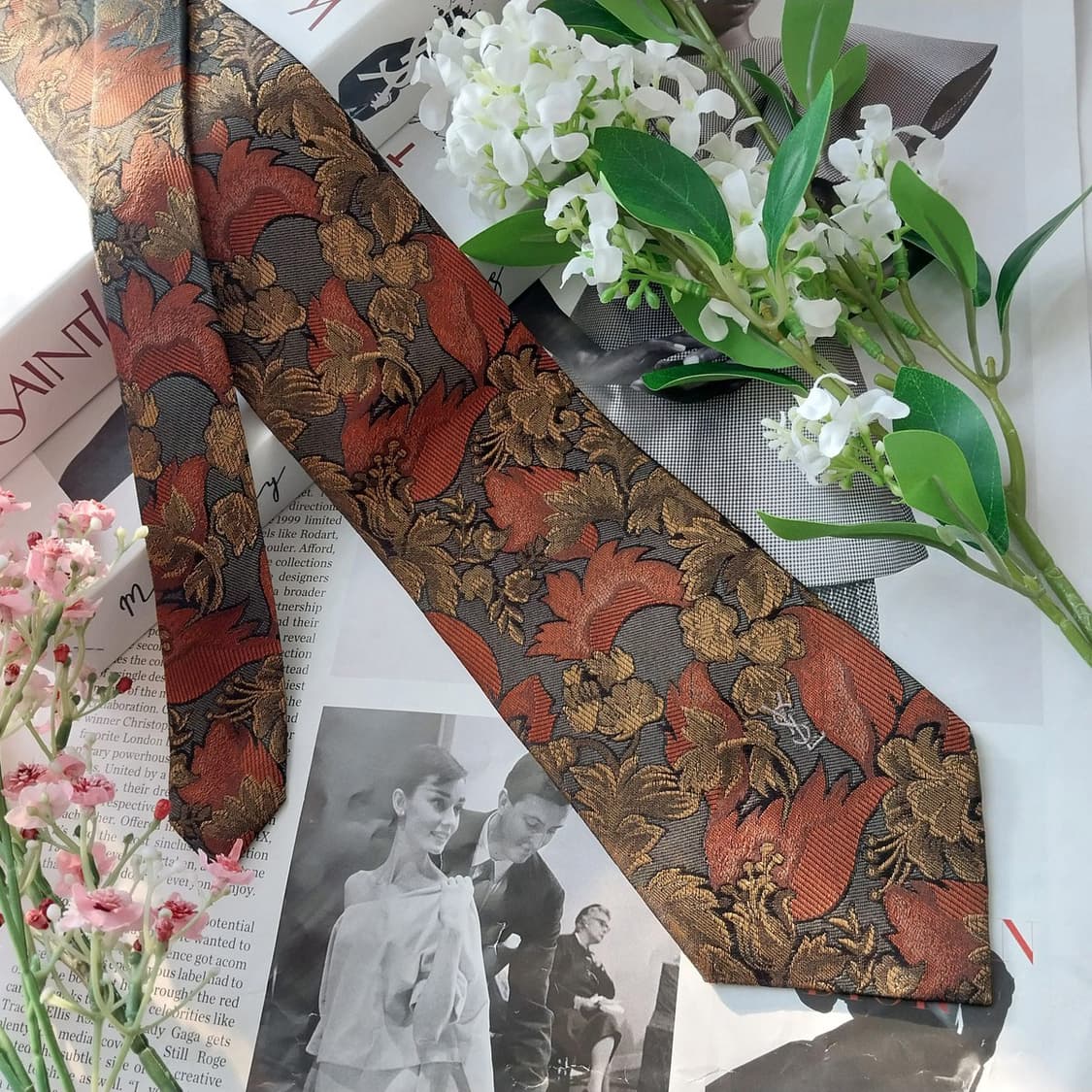 입생로랑 실크 플로럴 자카드 넥타이 9.2cm A+~A등급 K1706
 상품이미지2