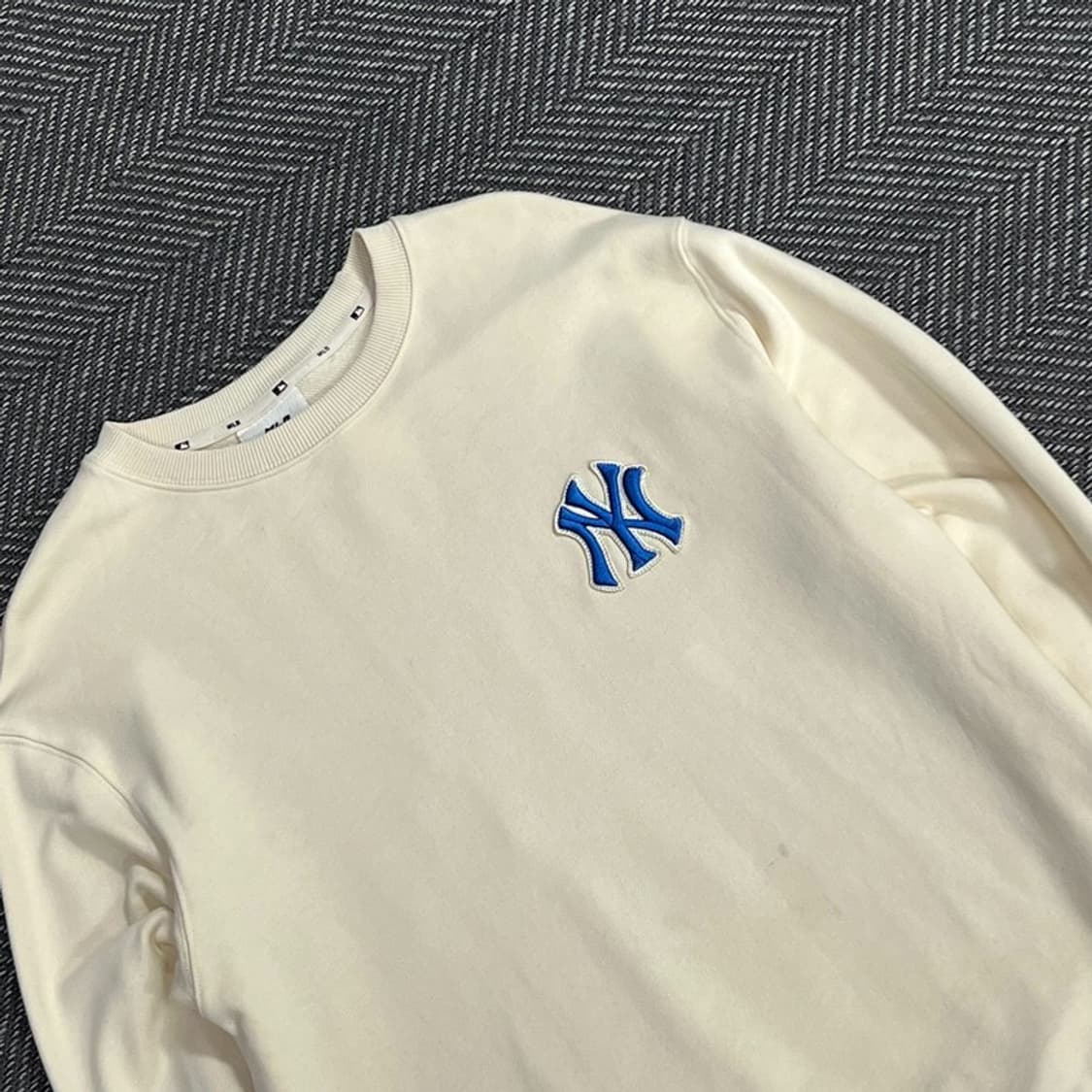 mlb 백프린팅 맨투맨 v1081 상품이미지3