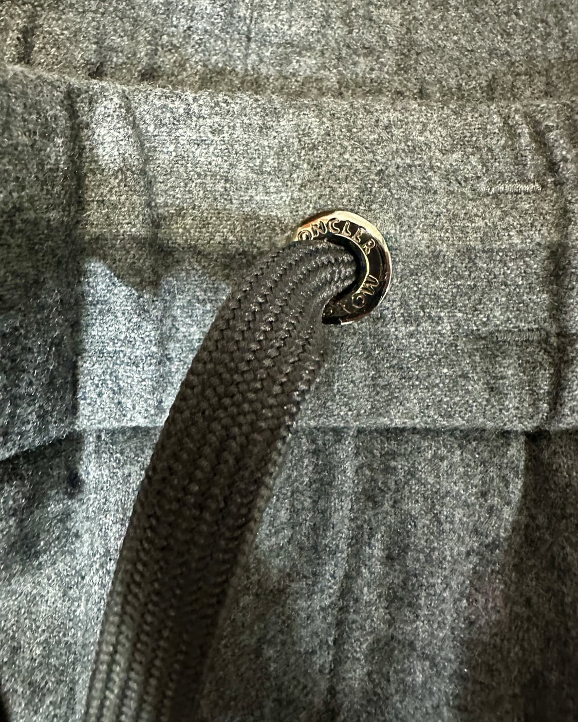 몽클레어 캐시미어 드로스트링 로고 조깅 팬츠 그레이 상품이미지8