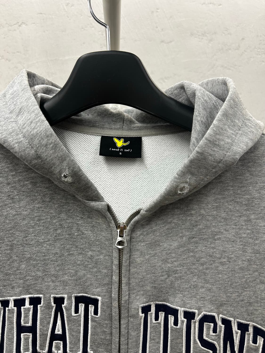 What it isnt 와릿이즈 후드집업 그레이 상품이미지4