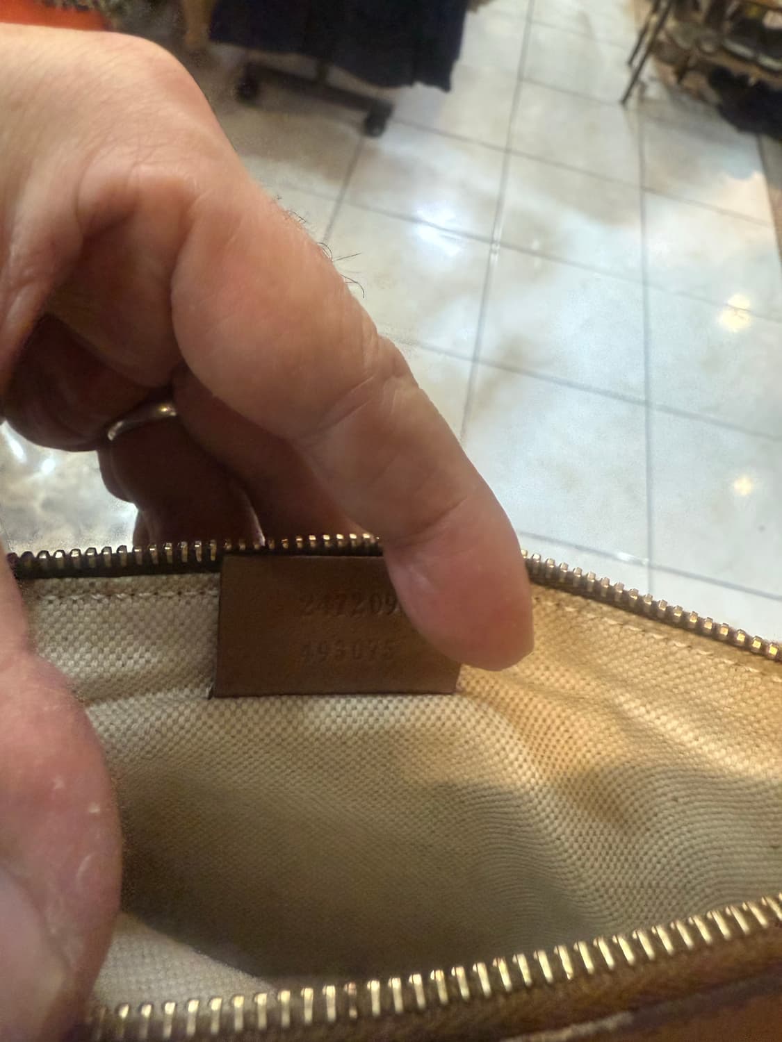 정품 구찌 자가드 쇼퍼백 팝니다 상품이미지9