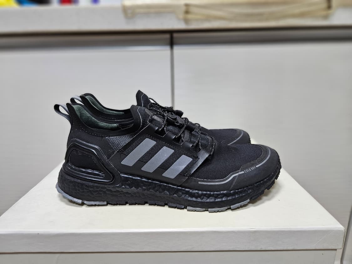 아디다스 울트라부스트 콜드레디 런닝화 285 미리 상품이미지4