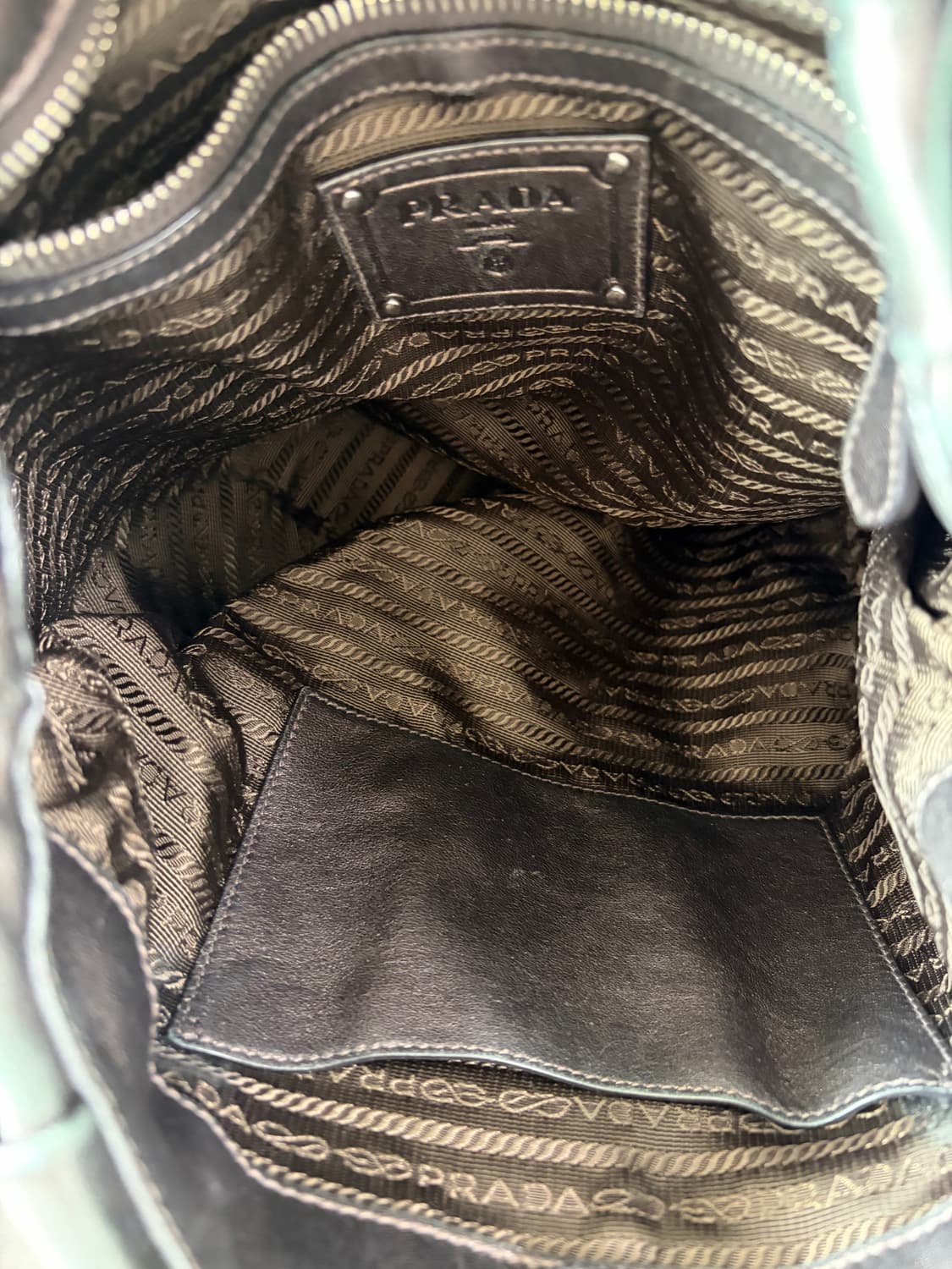 프라다 나파 러플 숄더백 상품이미지4