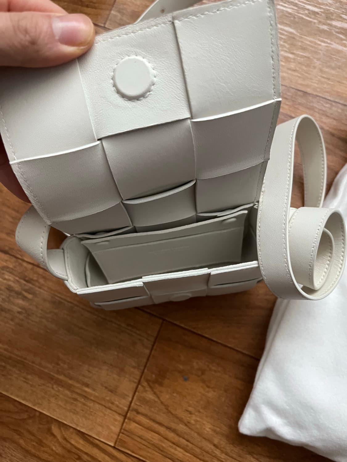 보테가 미니카세트백 상품이미지3