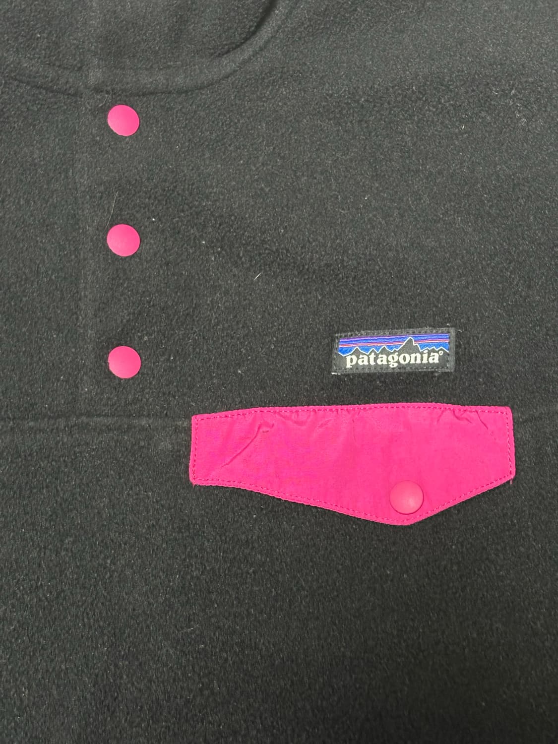[S]파타고니아 신칠라 블랙/핑크 스냅티 상품이미지2