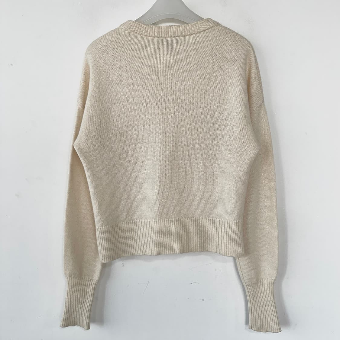 띠어리 캐시미어100 드롭 숄더 니트 탑 상품이미지4