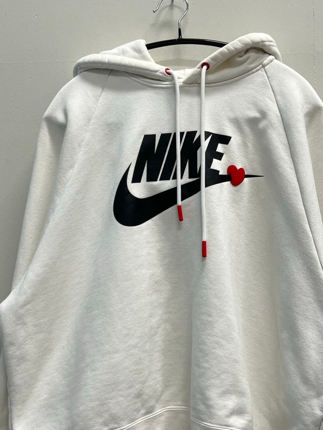 나이키 NSW 발렌타인 한정판 후드 티 화이트 상품이미지3