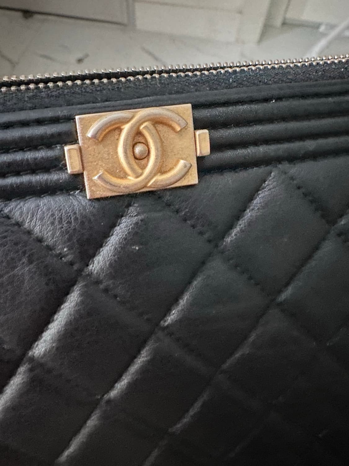 샤넬 보이클러치 라지 금장 상품이미지2