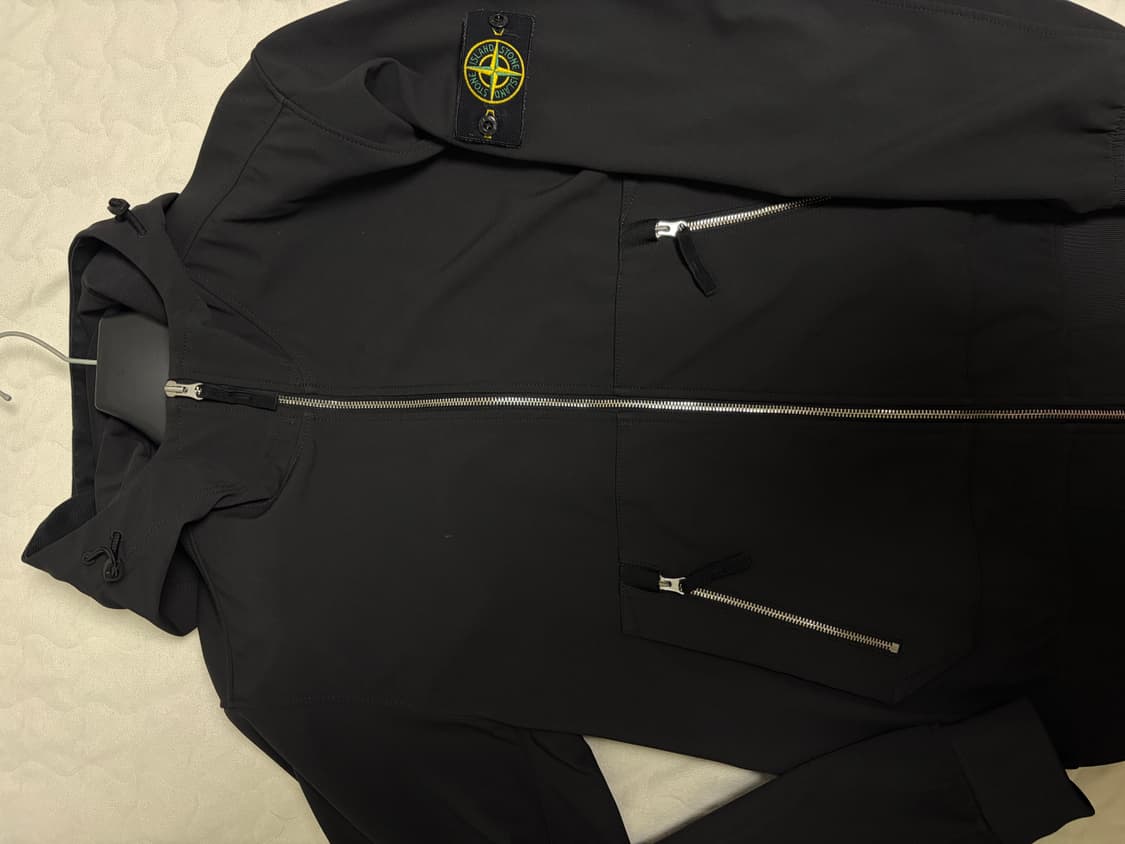 스톤아일랜드 소프트쉘 블랙 상품이미지1