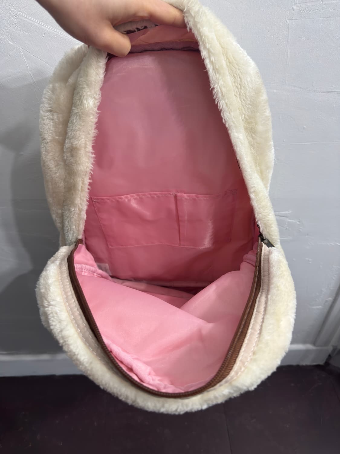 fur bear backpack 상품이미지4