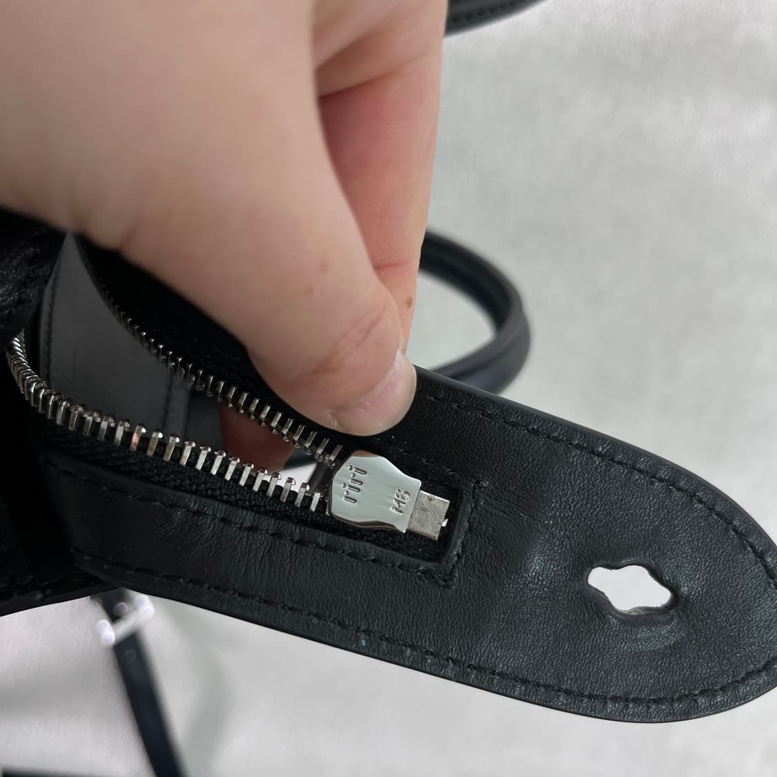 프라다 크리스틴 사피아노 도트백 상품이미지7