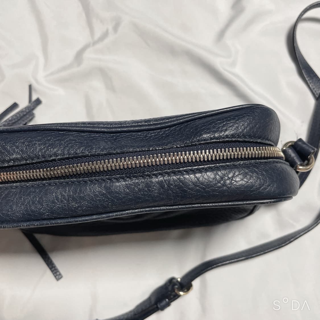 구찌 소호 태슬 디스코백 네이비 상품이미지5