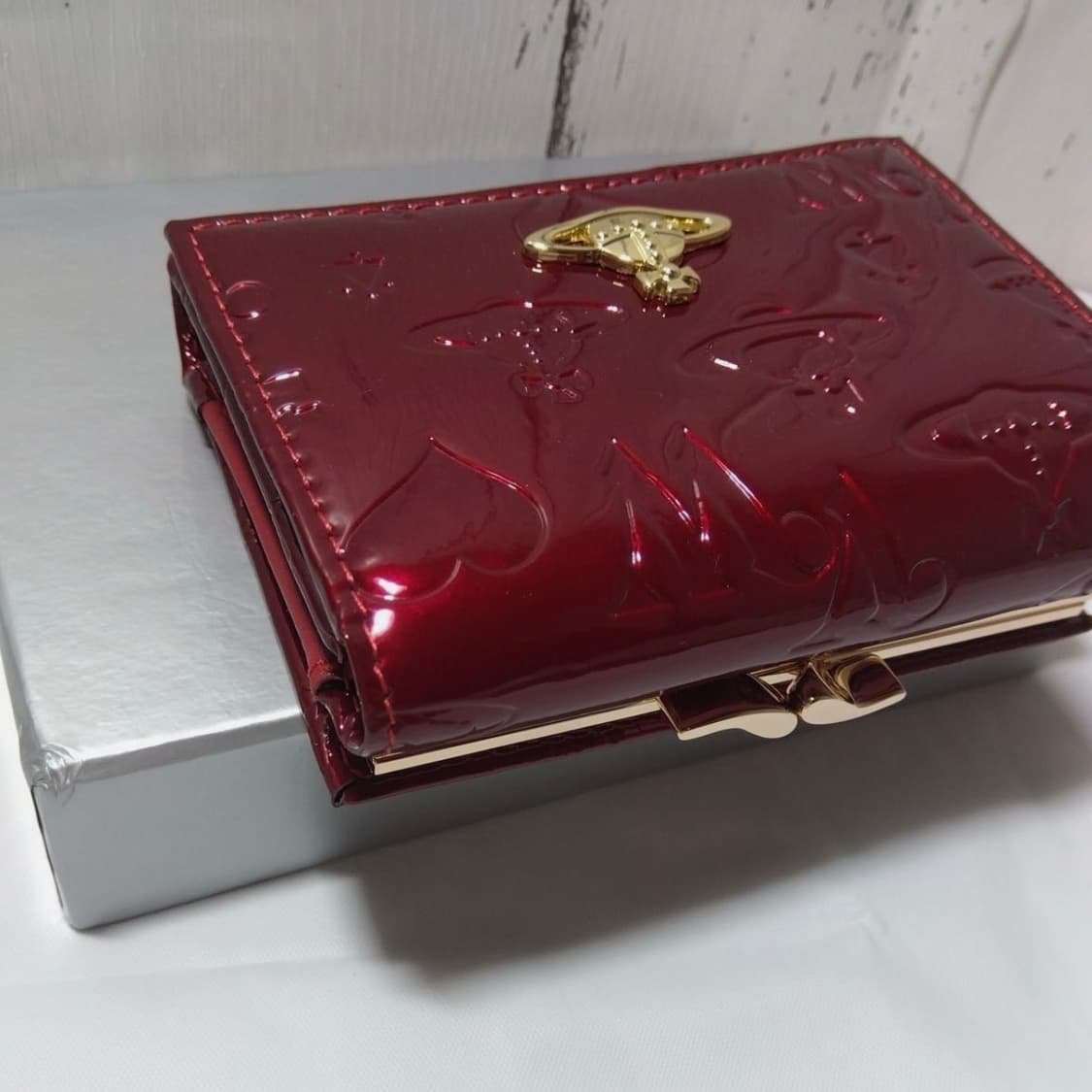 비비안웨스트우드 레드 에나멜 삼단 지갑 상품이미지2
