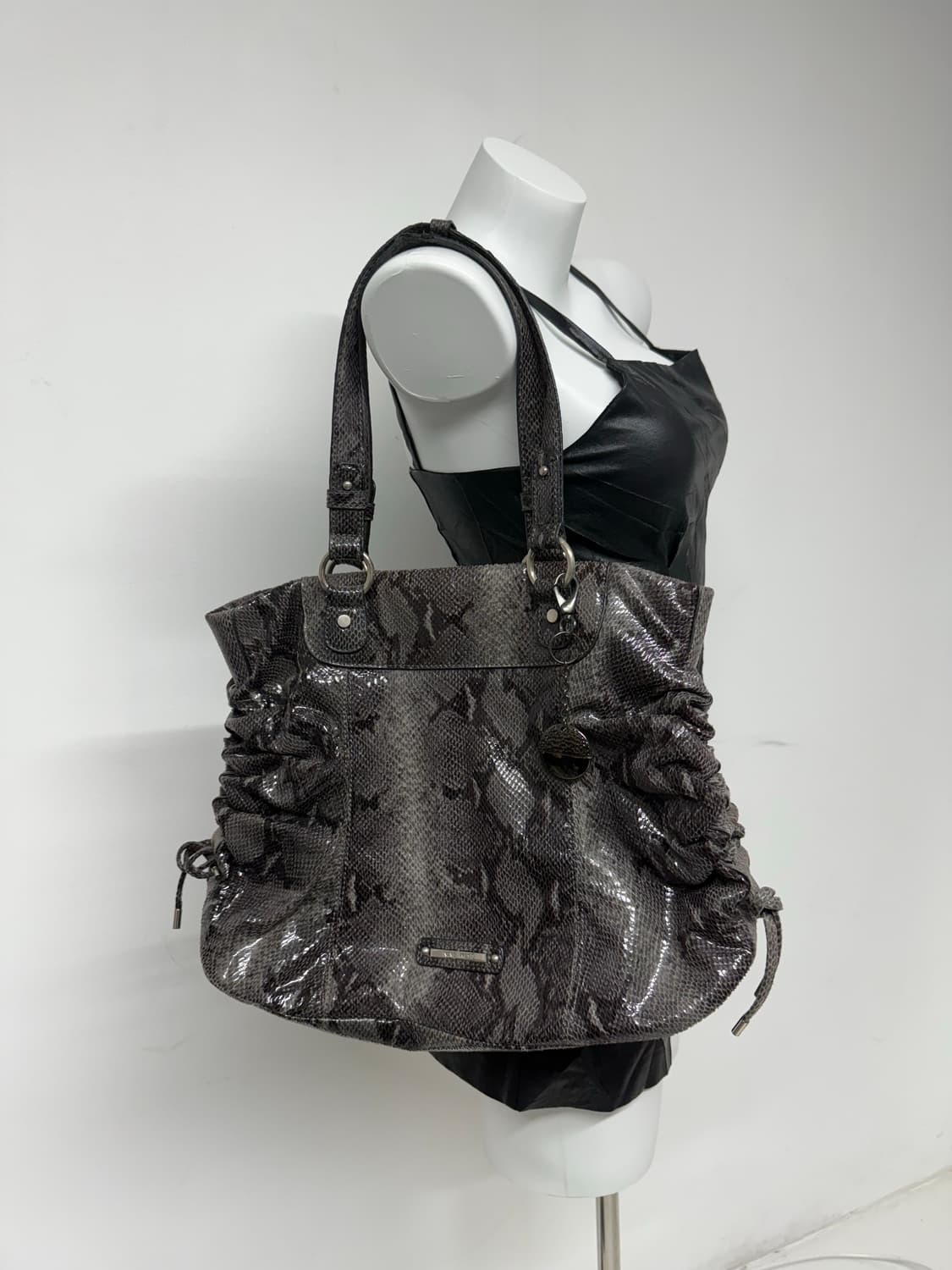 00s leather detailed bag 상품이미지5