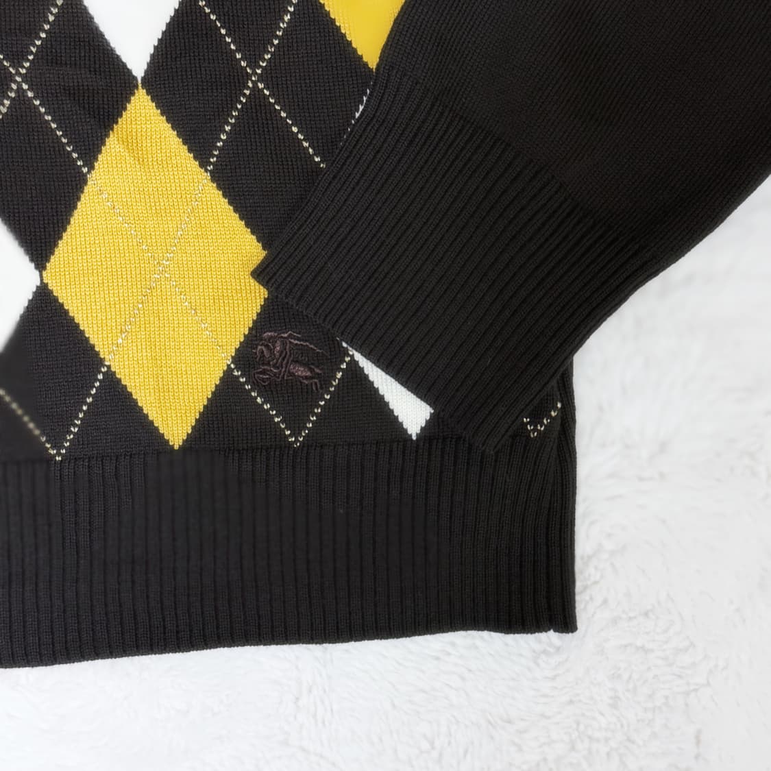 Burberry 버버리 대대장 라떼갸루 초코바나나 아가일 딱붙 니트 상품이미지3