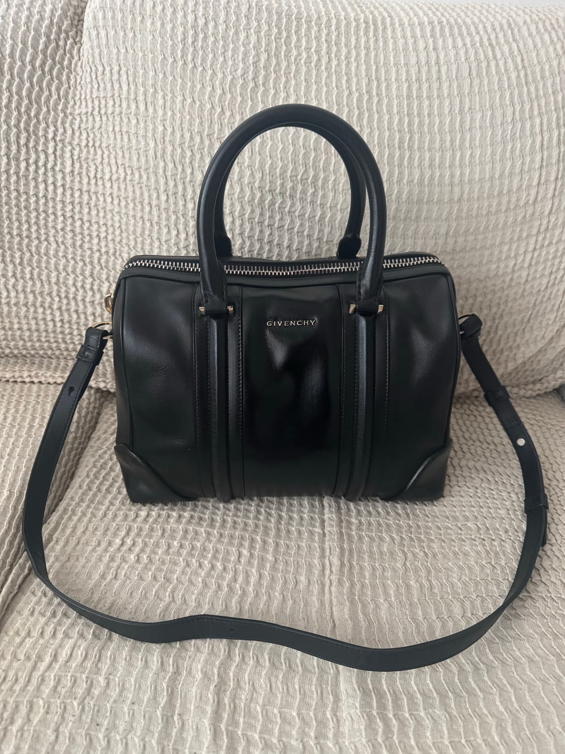 지방시 루크레지아 토트 숄더백 보스톤백 더플백 상품이미지2