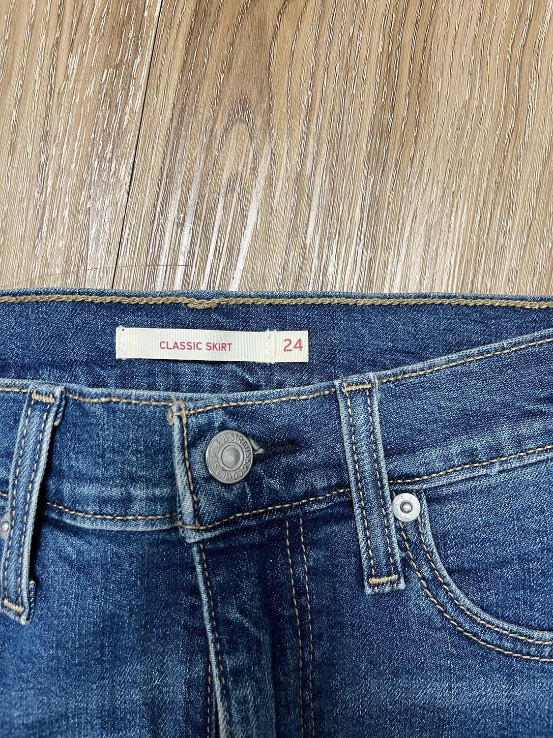 리바이스 클래식 데님 스커트 24 상품이미지4