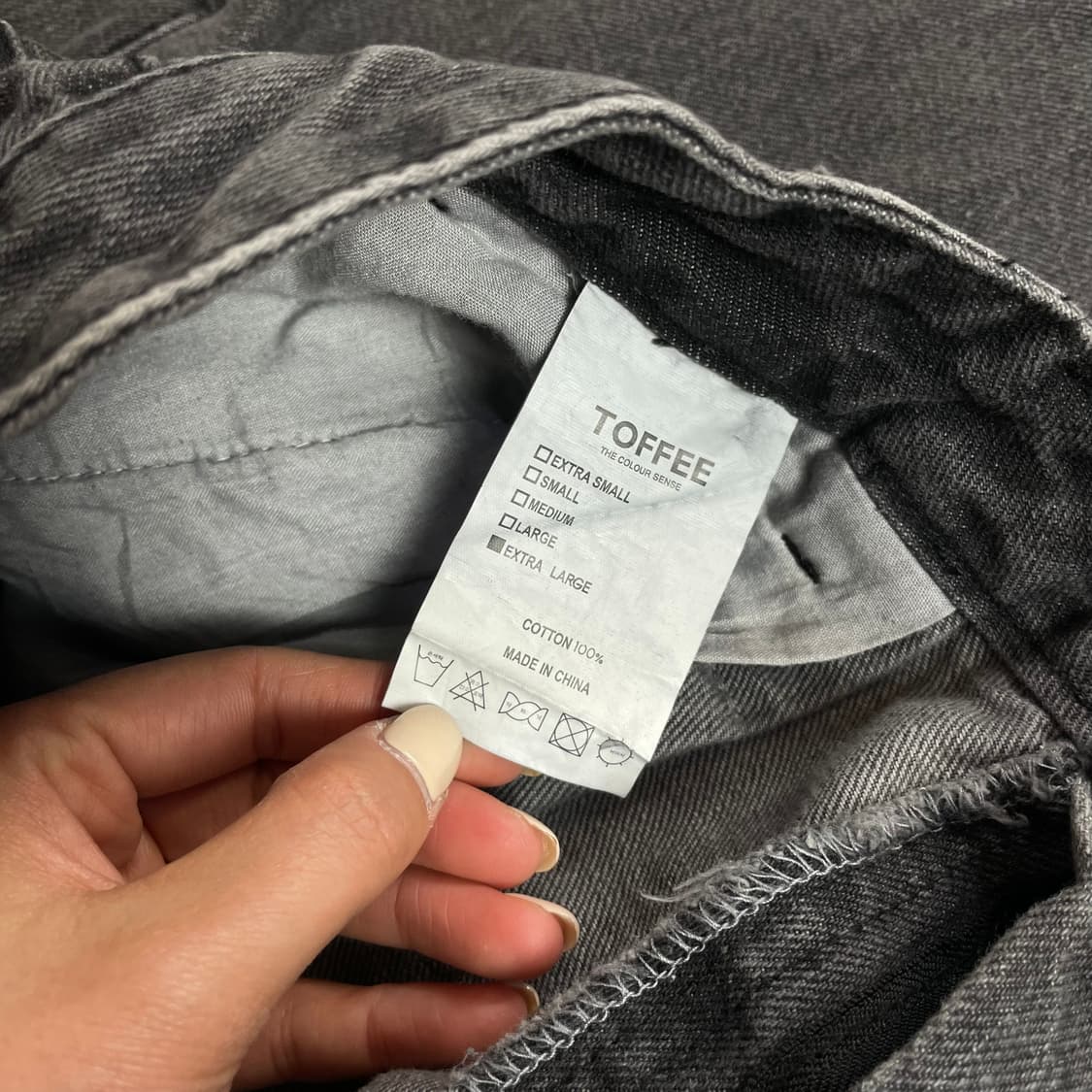 [새상품] (33) 토피 흑청 핀턱 데님 팬츠 XL 상품이미지5