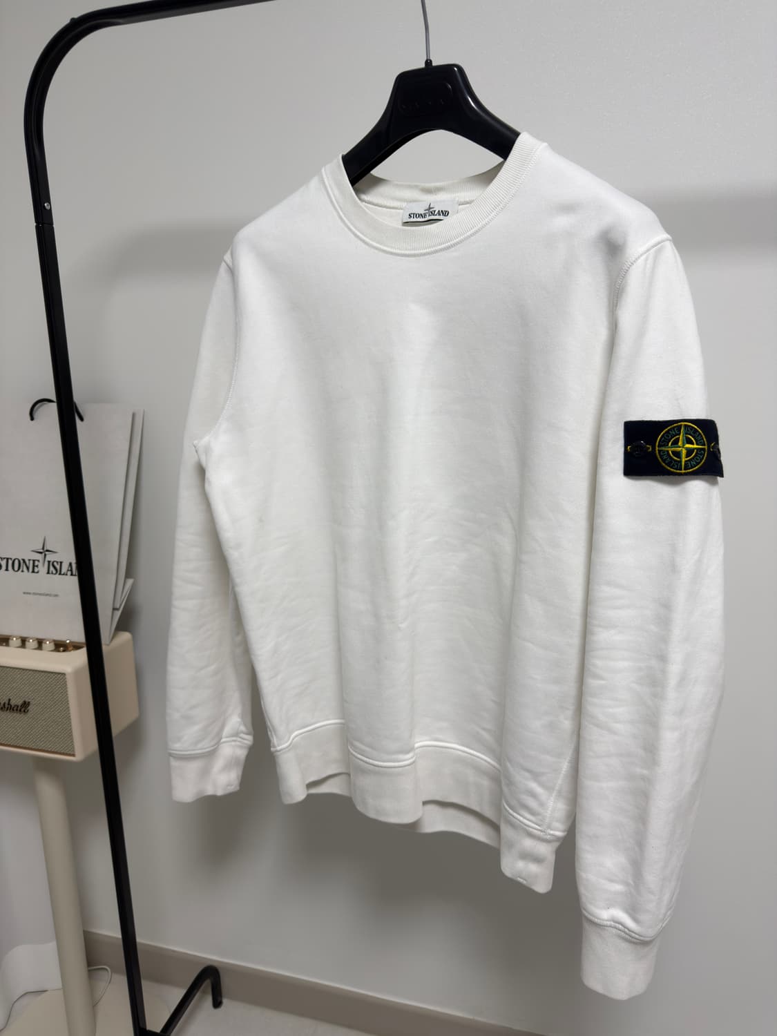 [ L ] 스톤아일랜드 맨투맨 스웻셔츠 화이트 상품이미지1