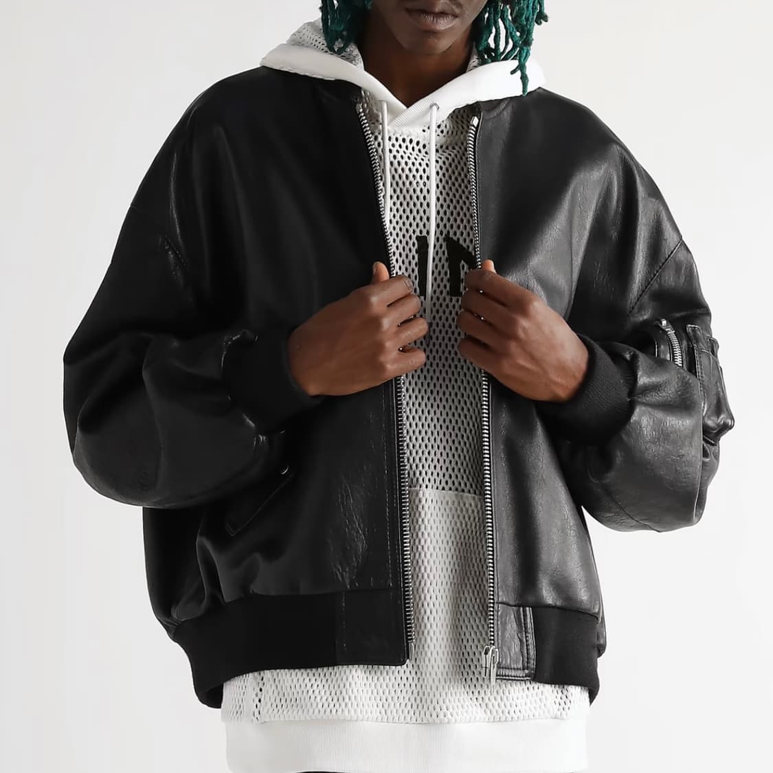 [S+급/48] 셀린느 백로고 스터드 레더 가죽 자켓 블랙 상품이미지10