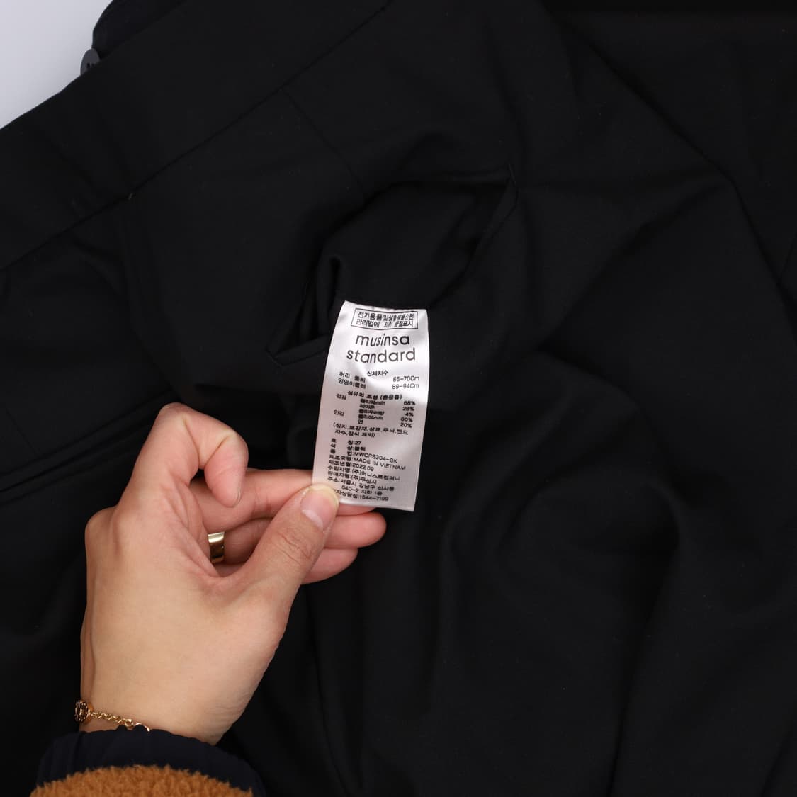 [27] 무신사스탠다드 여성 배기핏 언발 슬랙스 1216H1 상품이미지6