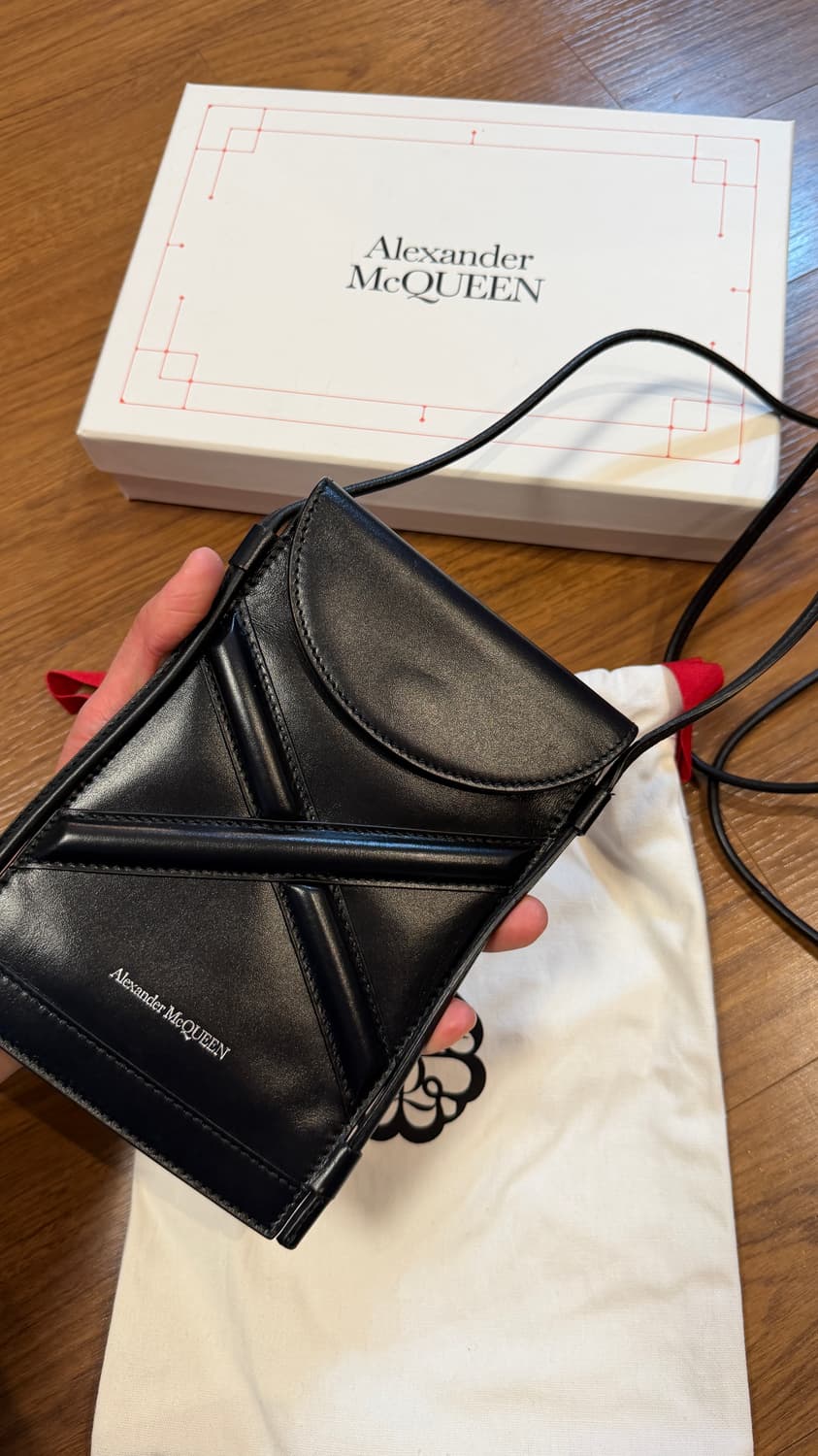 알렉산더 맥퀸 폰 홀더 파우치 상품이미지4
